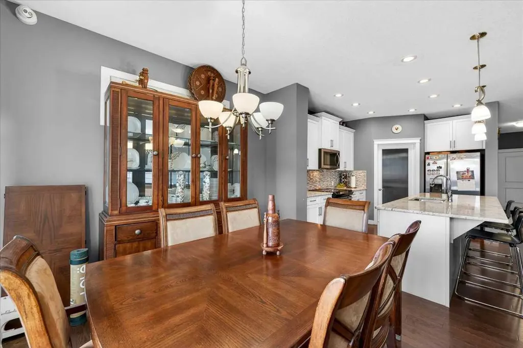 72 Redstone Drive NE Calgary AB t3n 0n2