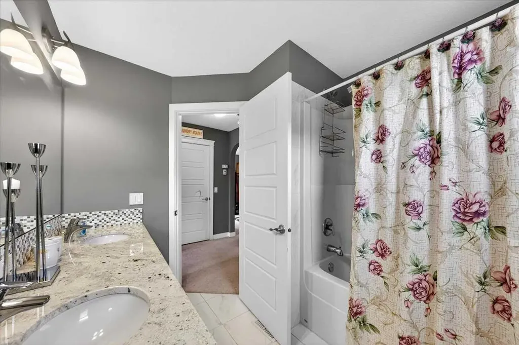 72 Redstone Drive NE Calgary AB t3n 0n2