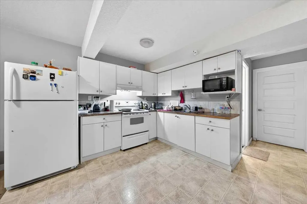 72 Redstone Drive NE Calgary AB t3n 0n2