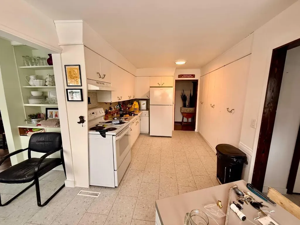 5111 49 Street Irma AB T0B 2H0