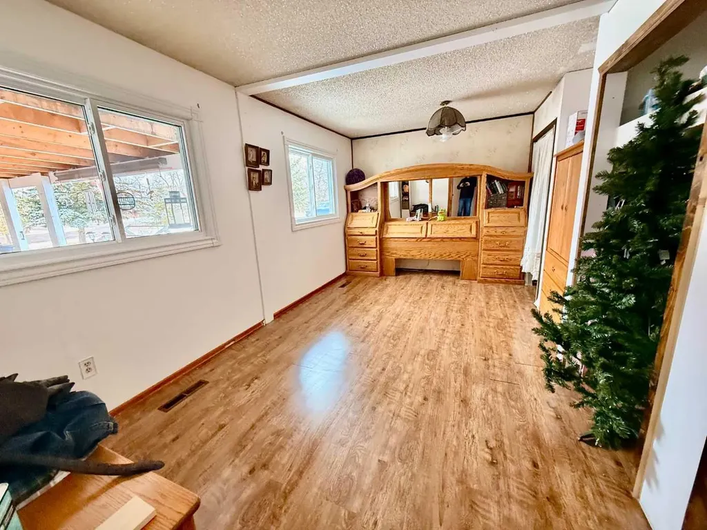 5111 49 Street Irma AB T0B 2H0