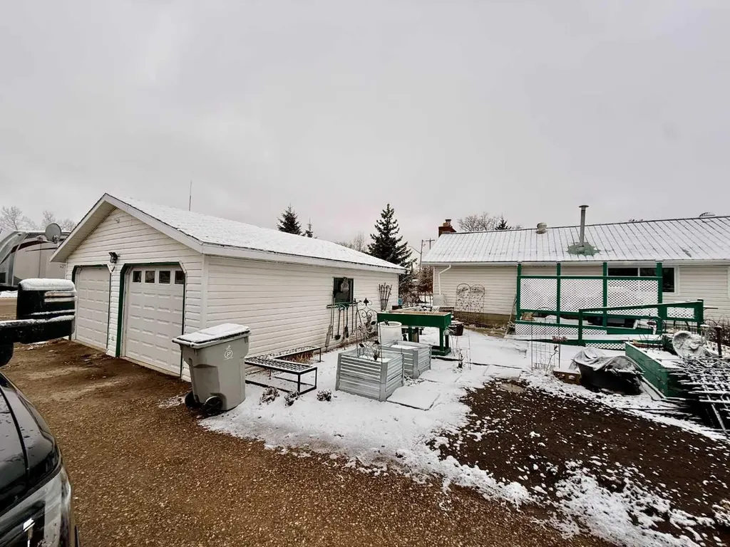 5111 49 Street Irma AB T0B 2H0
