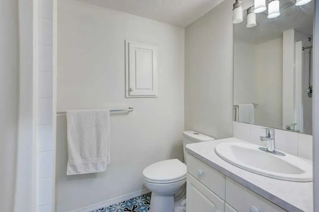 10 Sierra Morena Mews SW Calgary AB T3H 3K5