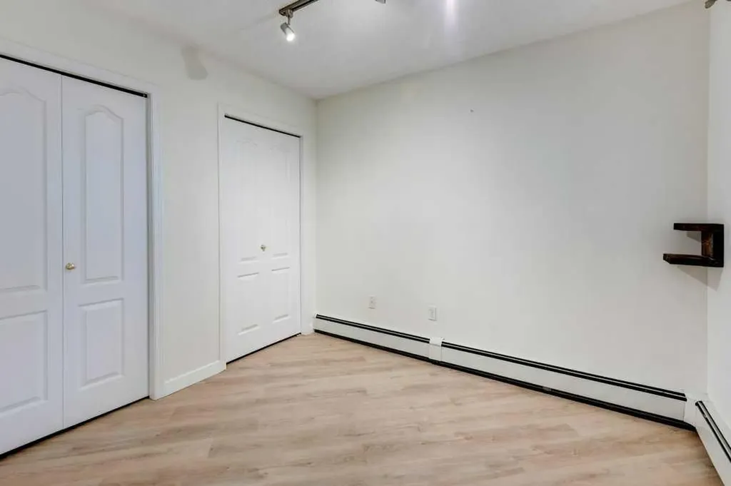 10 Sierra Morena Mews SW Calgary AB T3H 3K5