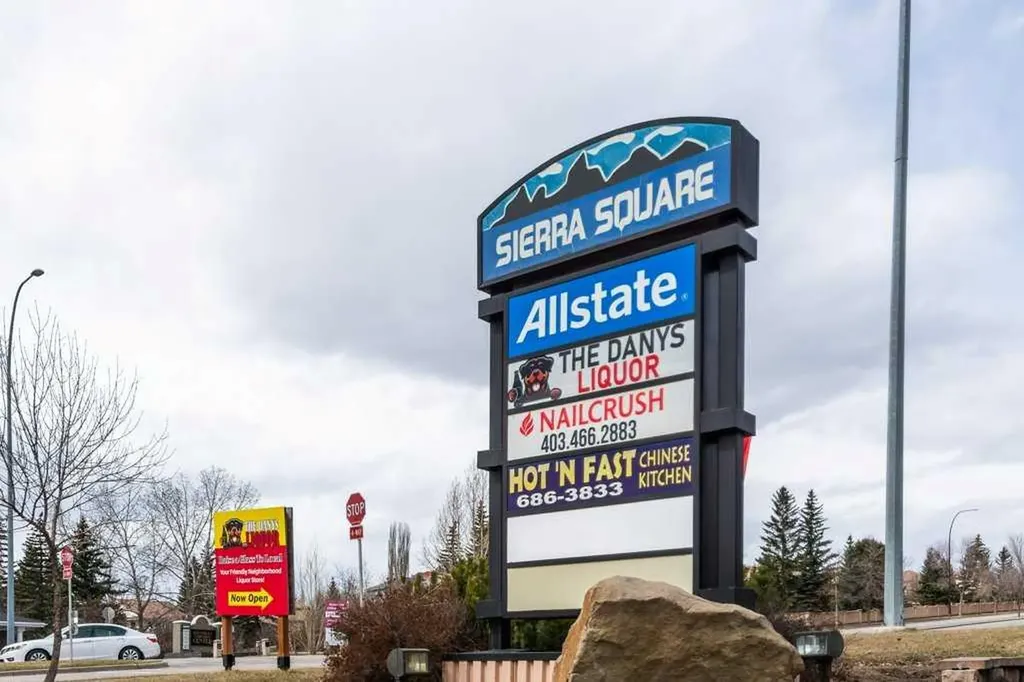 10 Sierra Morena Mews SW Calgary AB T3H 3K5