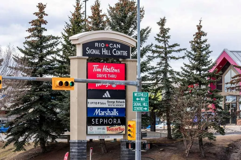 10 Sierra Morena Mews SW Calgary AB T3H 3K5