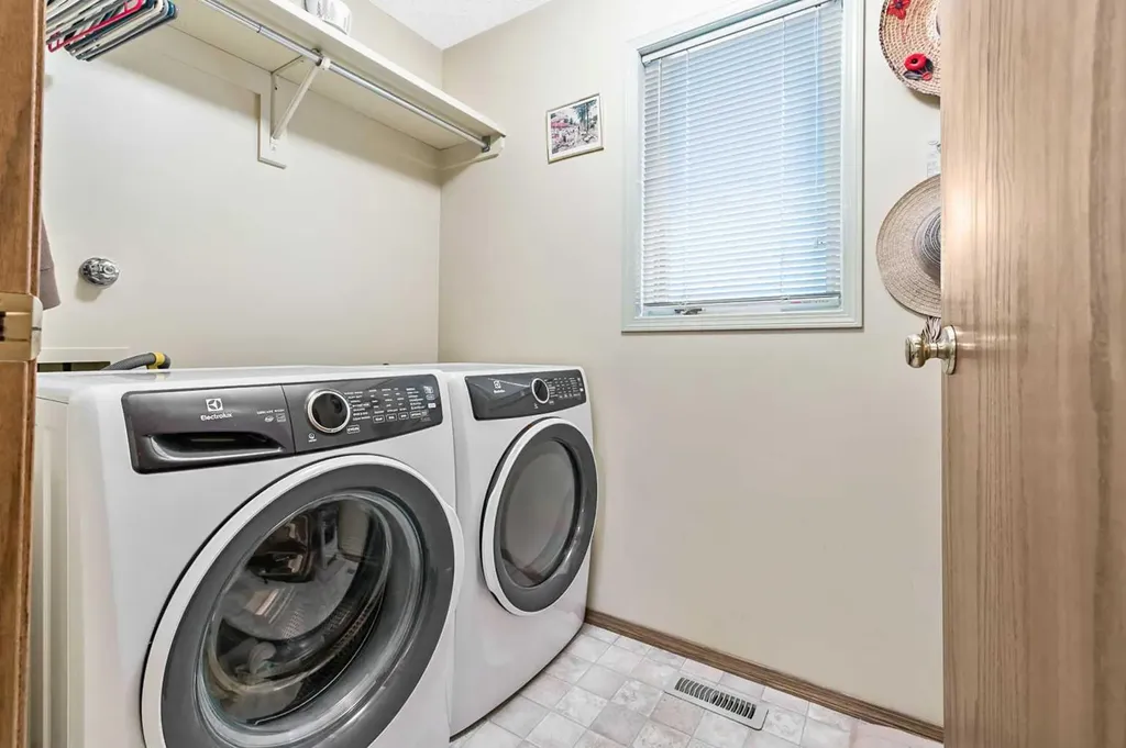 124 Catalina Place NE Calgary AB T1Y6S3