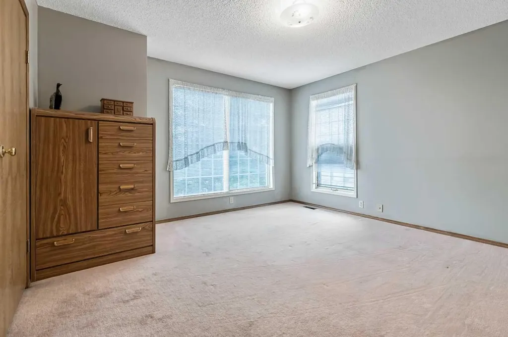 124 Catalina Place NE Calgary AB T1Y6S3