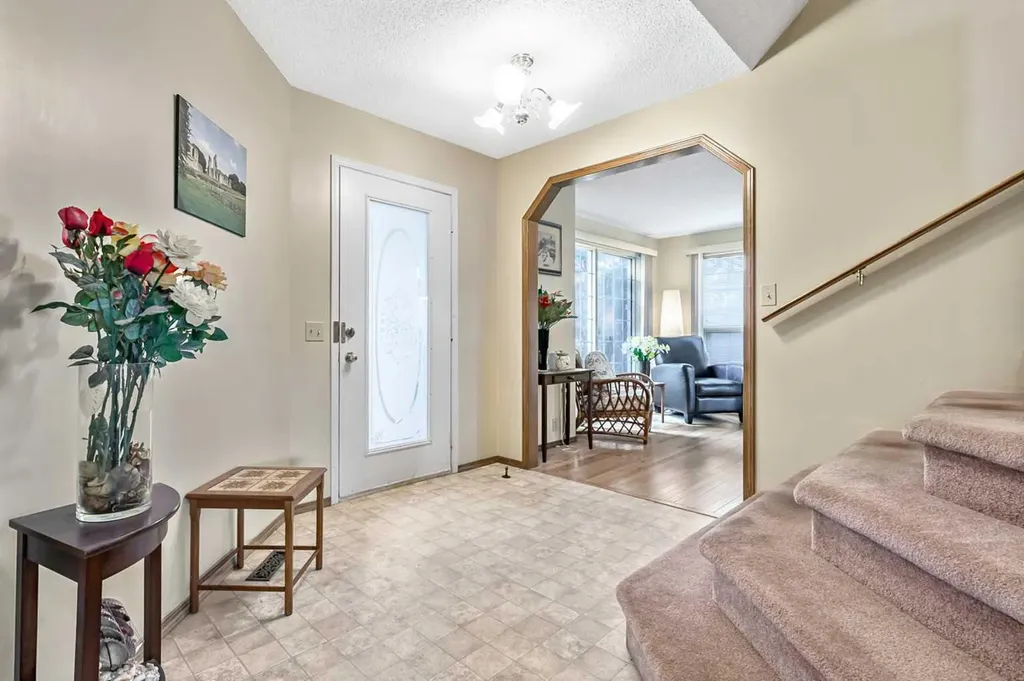 124 Catalina Place NE Calgary AB T1Y6S3