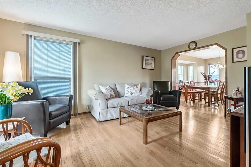 124 Catalina Place NE Calgary AB T1Y6S3