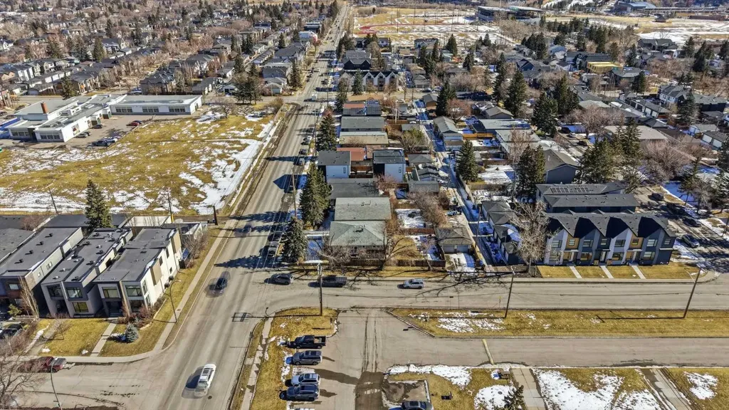2135, 2139, 2143 50 Avenue SW Calgary AB T2T 2W5