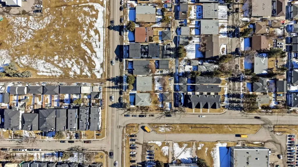2135, 2139, 2143 50 Avenue SW Calgary AB T2T 2W5