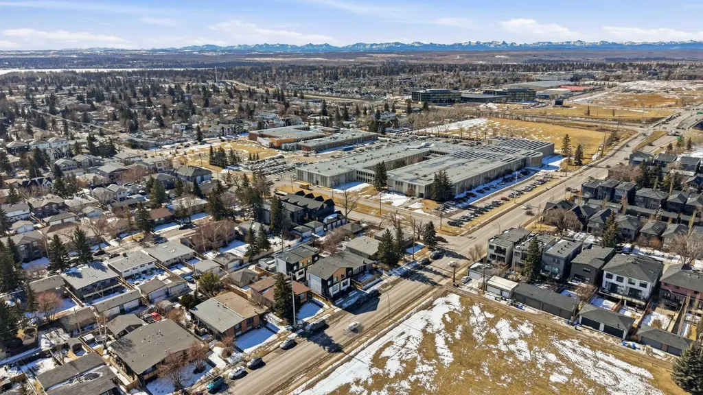 2135, 2139, 2143 50 Avenue SW Calgary AB T2T 2W5