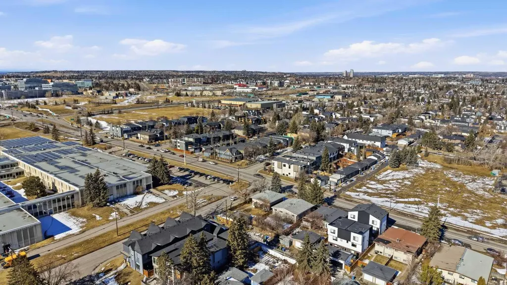 2135, 2139, 2143 50 Avenue SW Calgary AB T2T 2W5