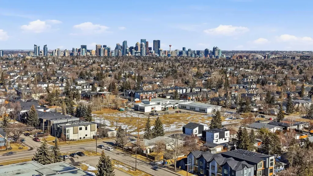 2135, 2139, 2143 50 Avenue SW Calgary AB T2T 2W5