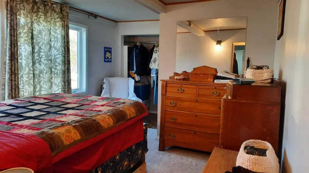 1111 2 Avenue W Drumheller AB T0J0Y2