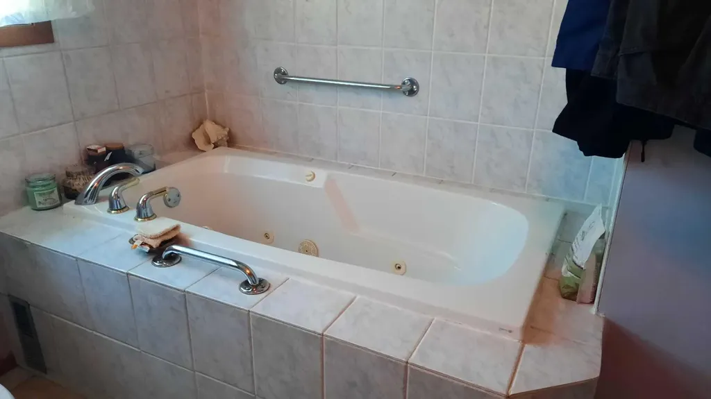 1111 2 Avenue W Drumheller AB T0J0Y2