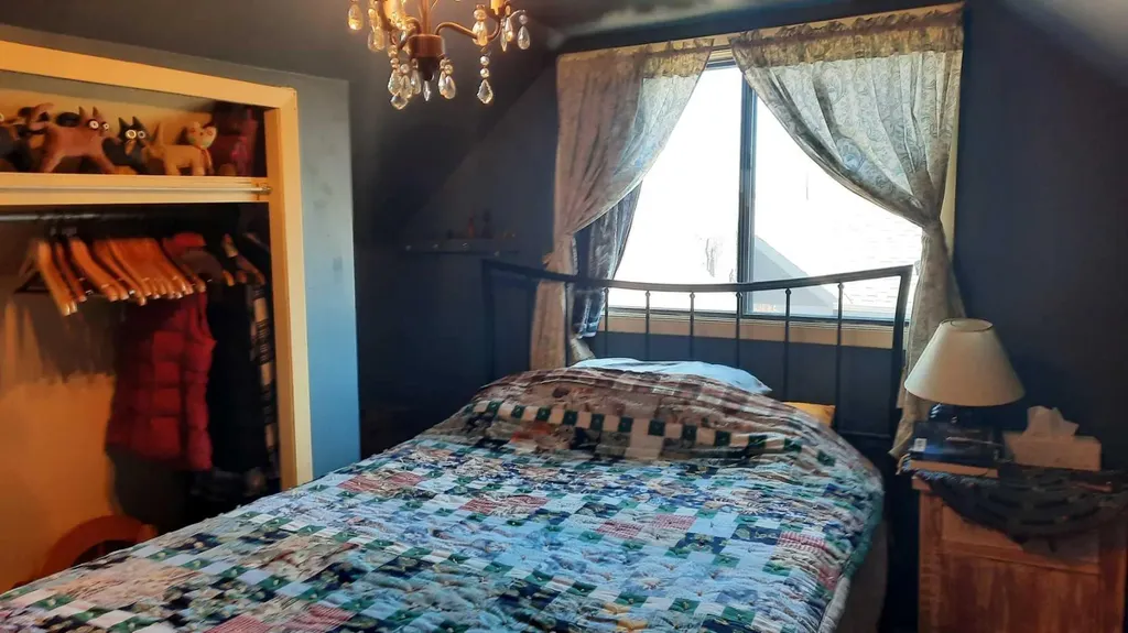 1111 2 Avenue W Drumheller AB T0J0Y2