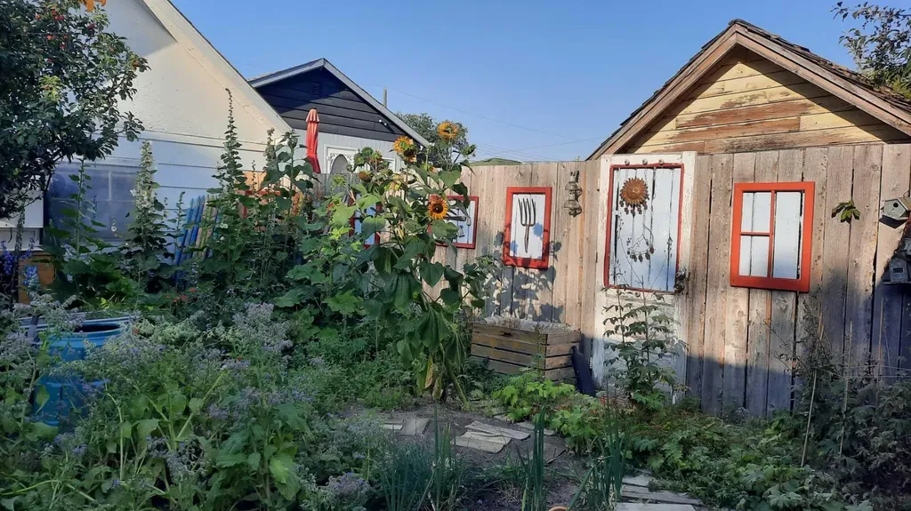 1111 2 Avenue W Drumheller AB T0J0Y2