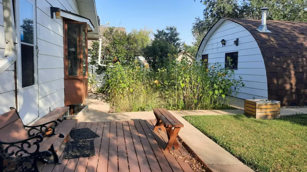1111 2 Avenue W Drumheller AB T0J0Y2