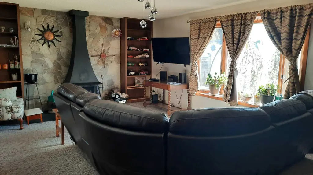 1111 2 Avenue W Drumheller AB T0J0Y2