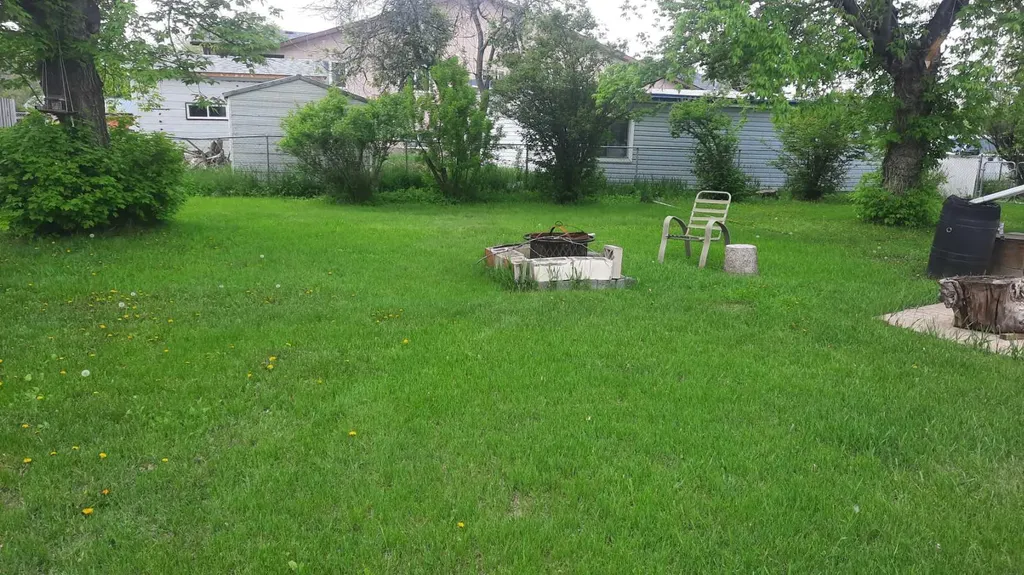 1111 2 Avenue W Drumheller AB T0J0Y2