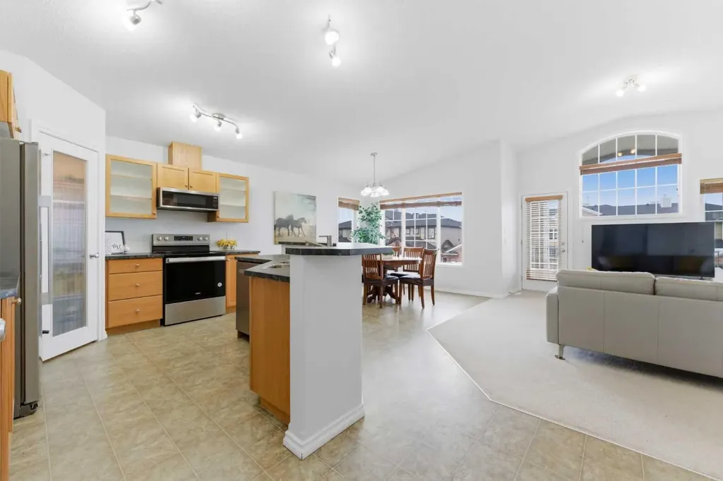 40 Royal Birch Mount NW Calgary AB T3G 5W9