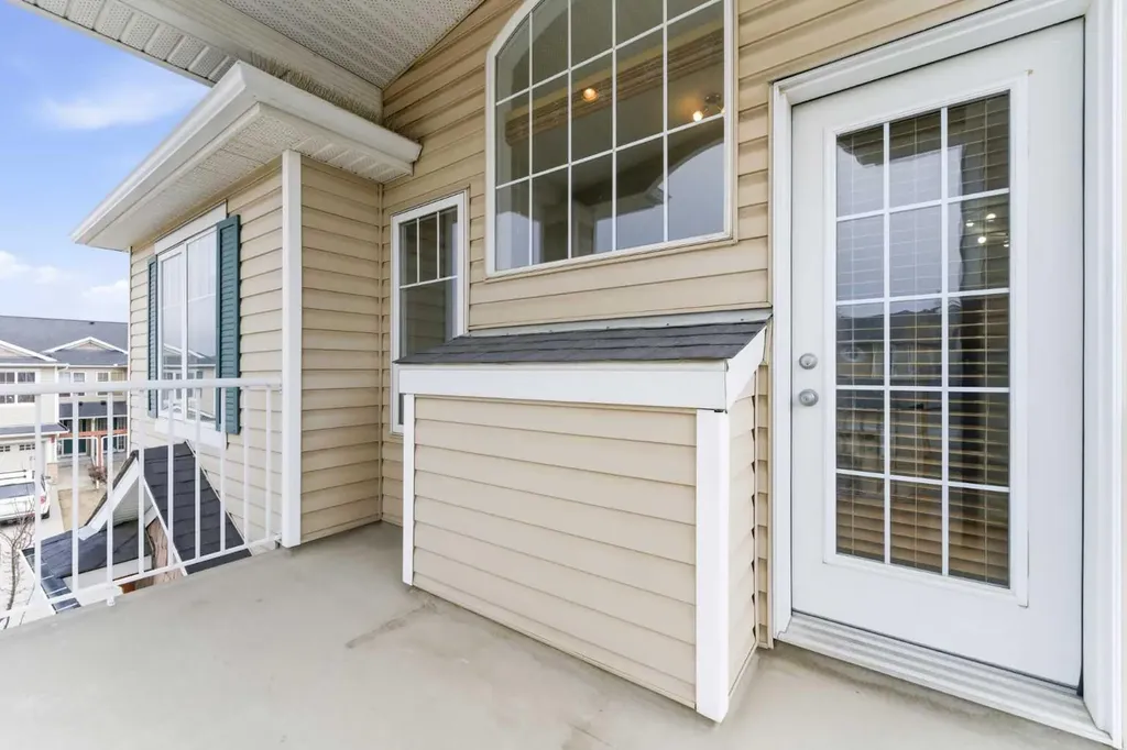 40 Royal Birch Mount NW Calgary AB T3G 5W9