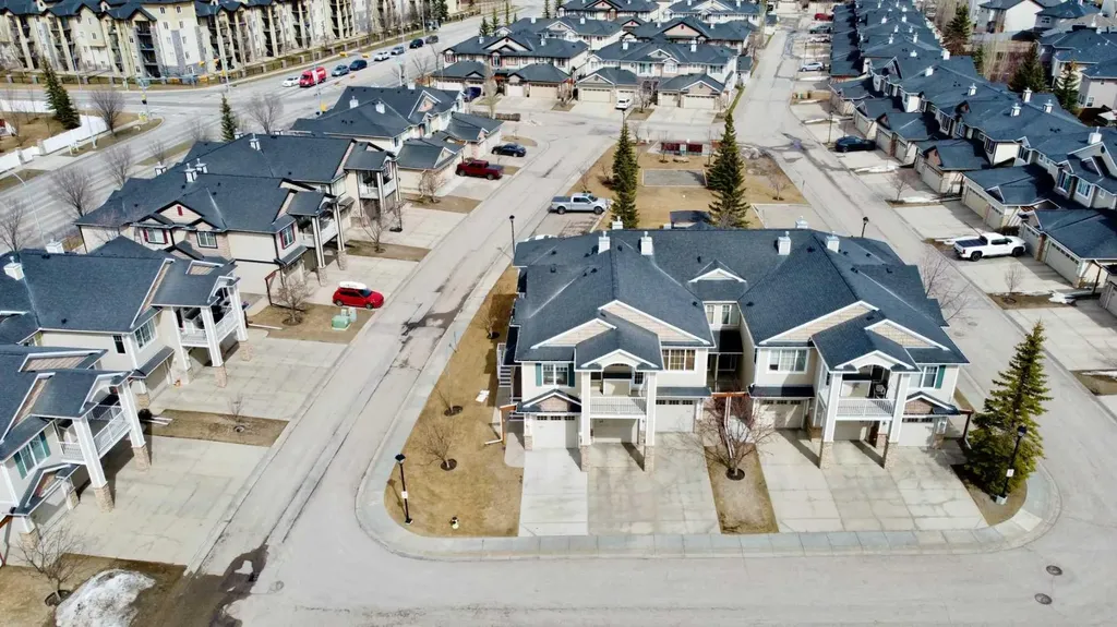 40 Royal Birch Mount NW Calgary AB T3G 5W9