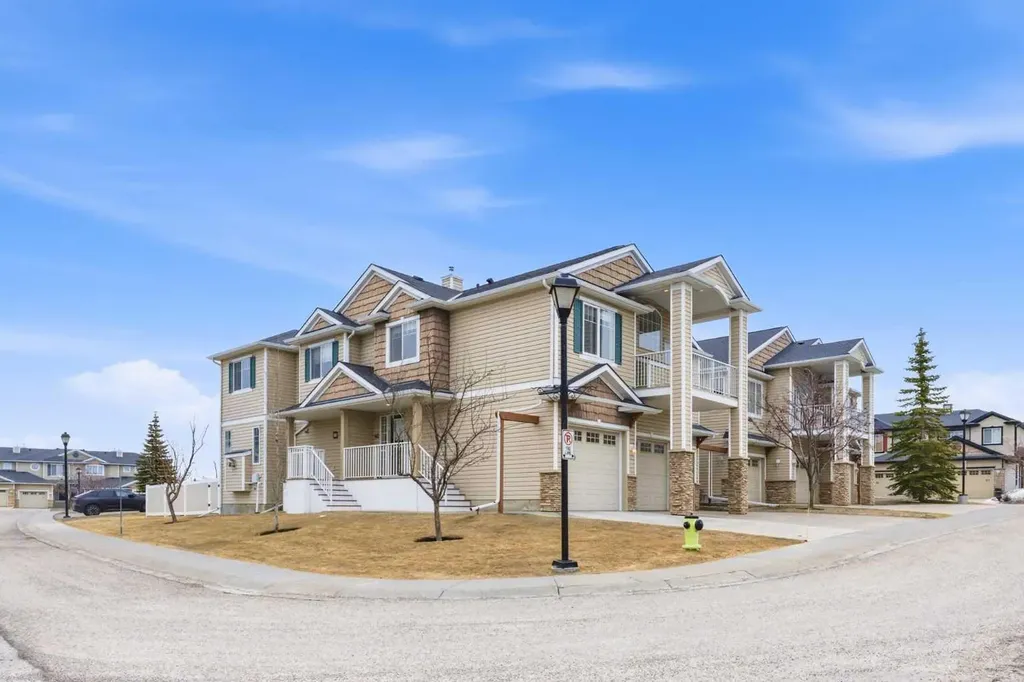 40 Royal Birch Mount NW Calgary AB T3G 5W9