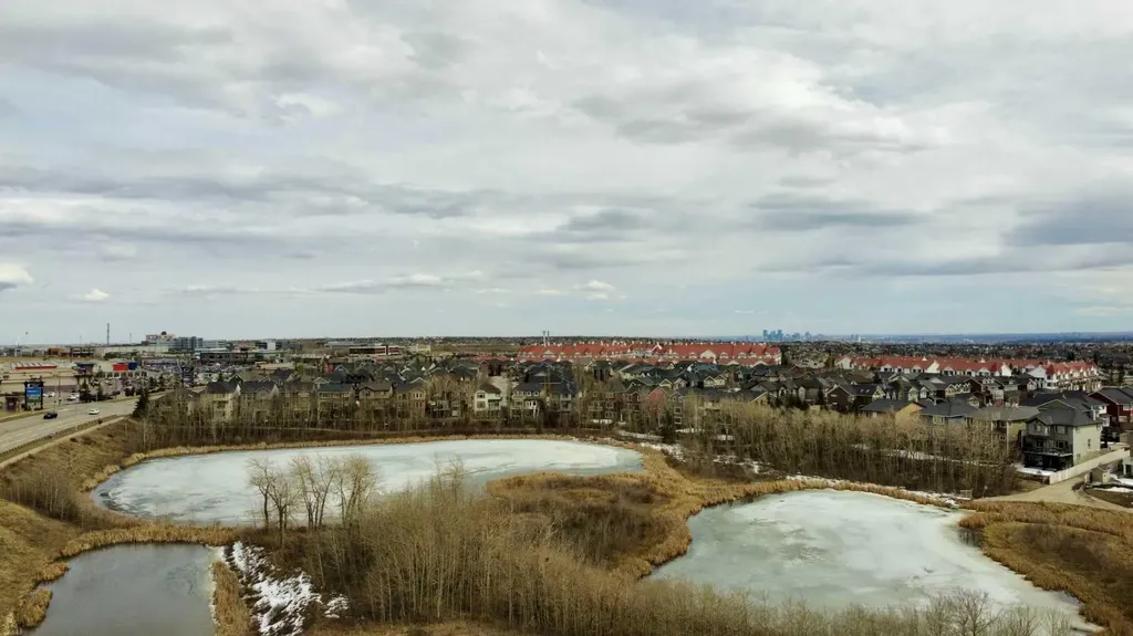 40 Royal Birch Mount NW Calgary AB T3G 5W9