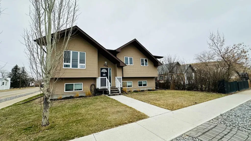 609 1 Street SW Drumheller AB T0J 0Y6