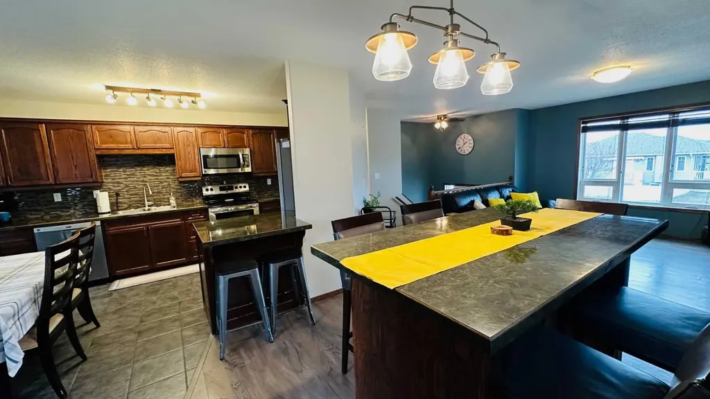 609 1 Street SW Drumheller AB T0J 0Y6