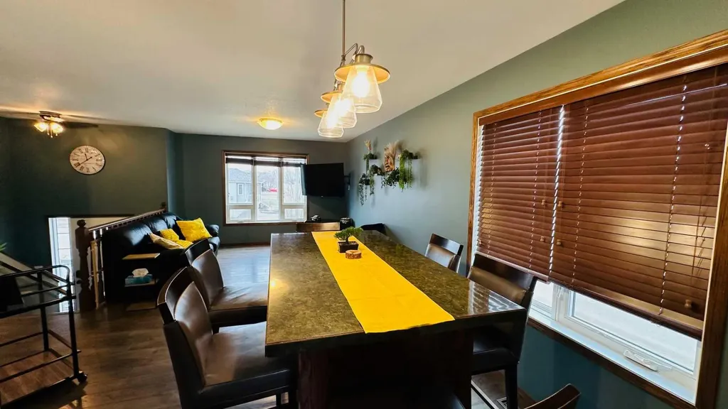 609 1 Street SW Drumheller AB T0J 0Y6