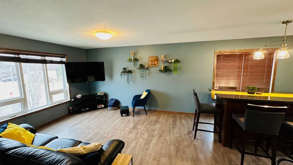 609 1 Street SW Drumheller AB T0J 0Y6