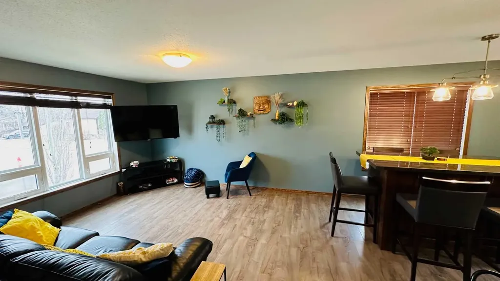 609 1 Street SW Drumheller AB T0J 0Y6