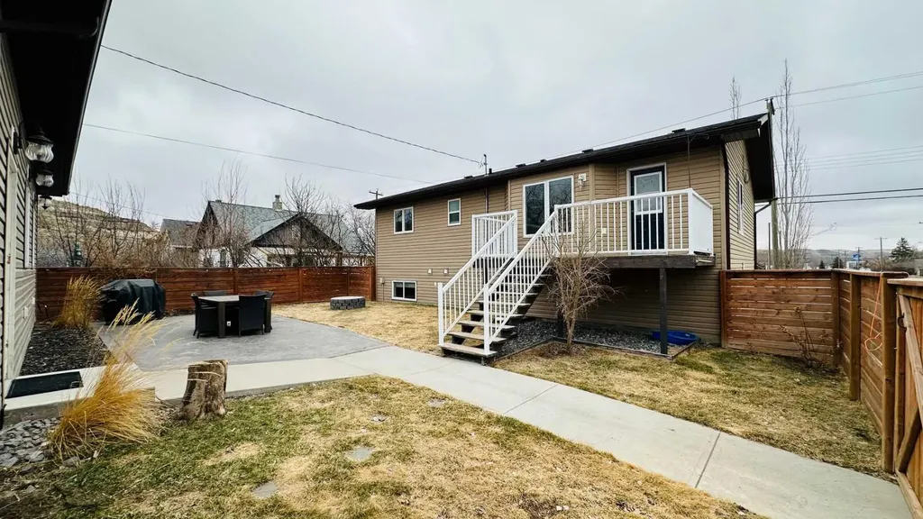 609 1 Street SW Drumheller AB T0J 0Y6