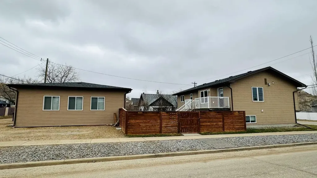 609 1 Street SW Drumheller AB T0J 0Y6
