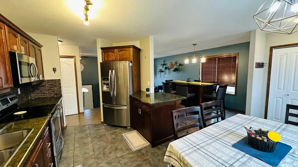 609 1 Street SW Drumheller AB T0J 0Y6