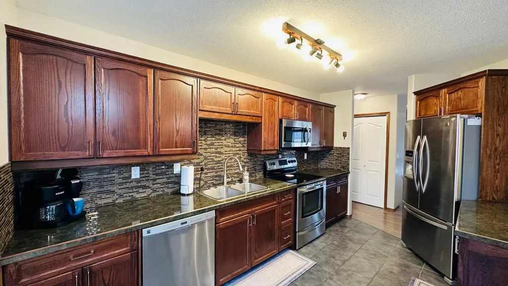 609 1 Street SW Drumheller AB T0J 0Y6
