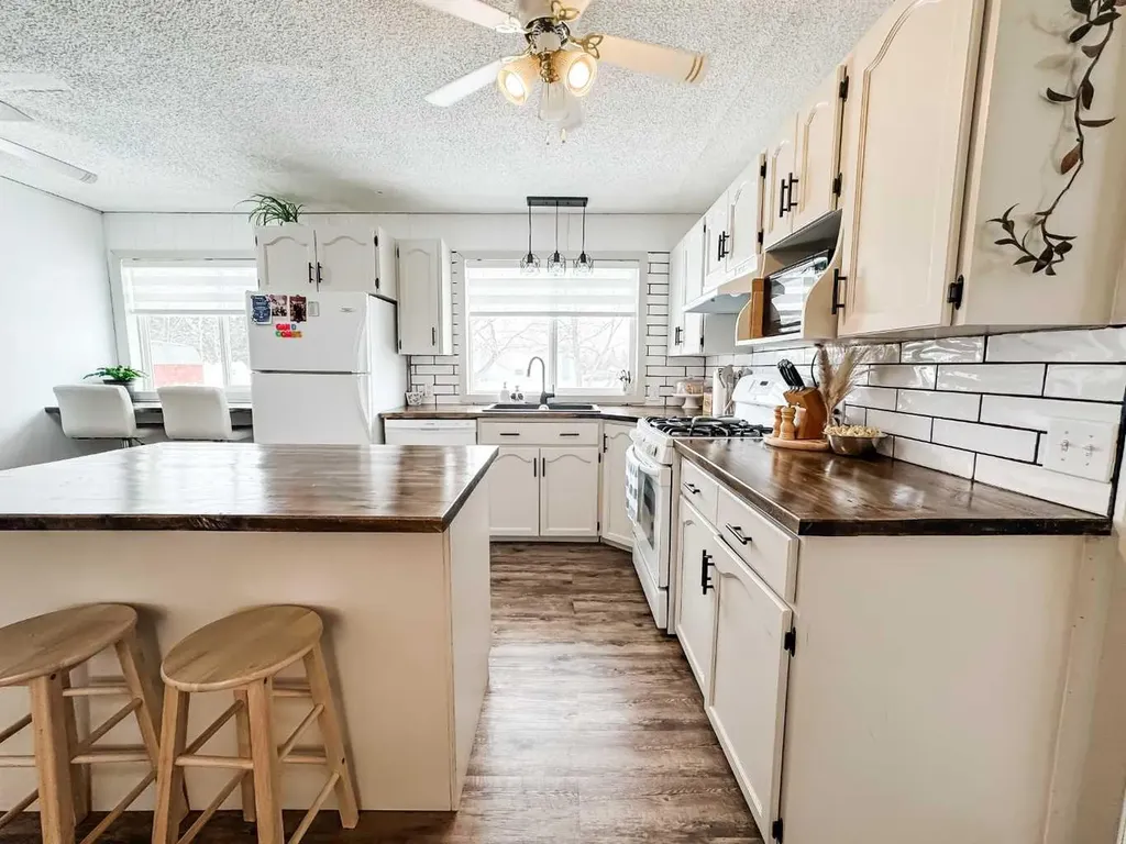 107401 Highway 697 Highway Rural Mackenzie County AB T0H2H0