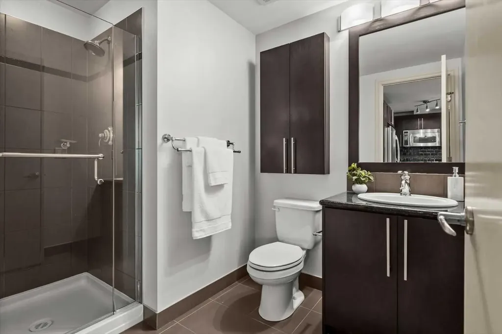 817 15 Avenue SW Calgary AB T2R 0H8