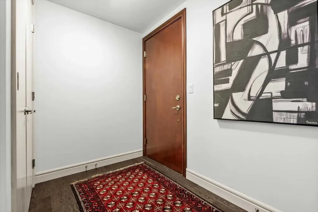 817 15 Avenue SW Calgary AB T2R 0H8