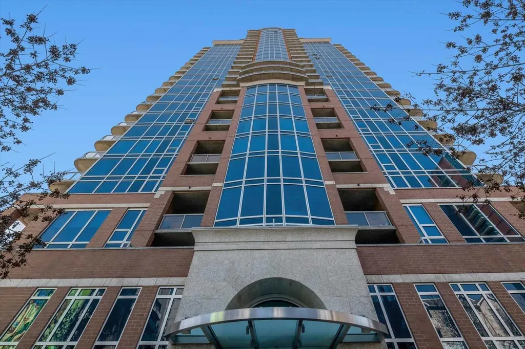 817 15 Avenue SW Calgary AB T2R 0H8