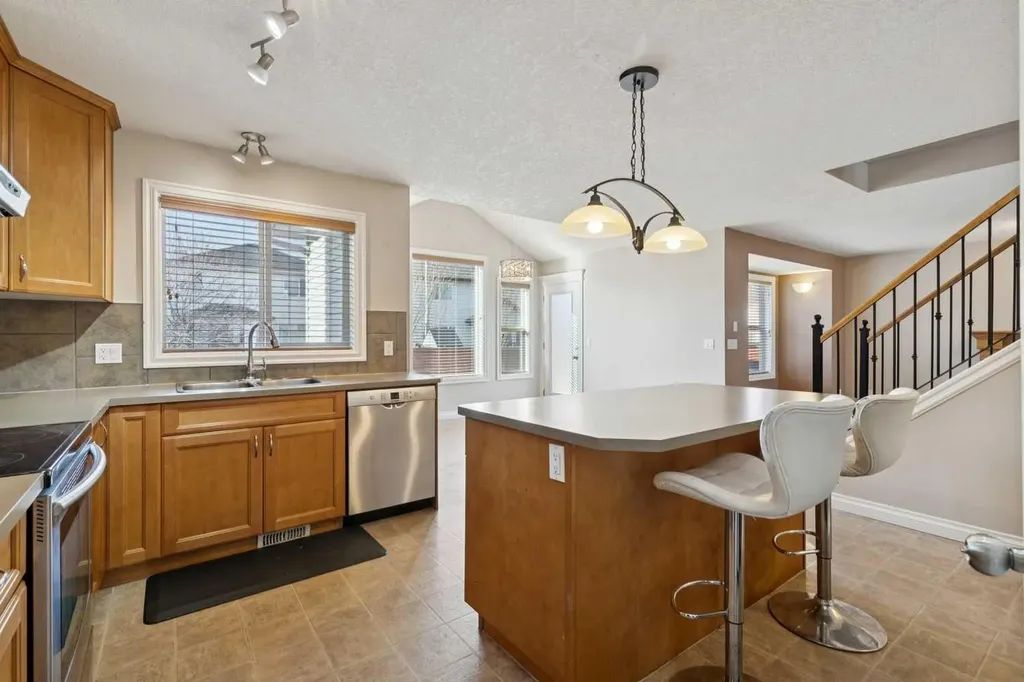 184 Cimarron Park Circle Okotoks AB T1S 2H5