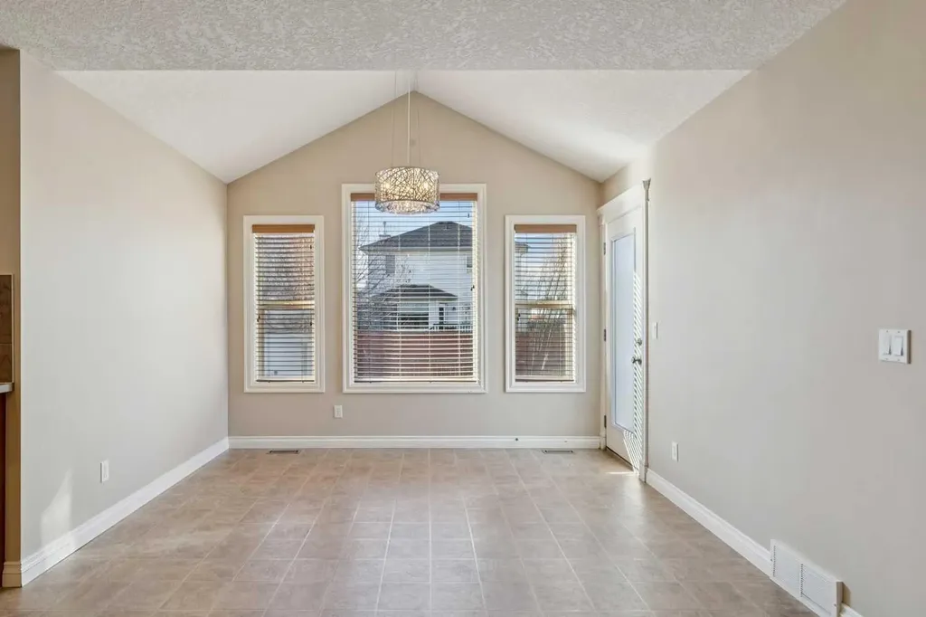184 Cimarron Park Circle Okotoks AB T1S 2H5