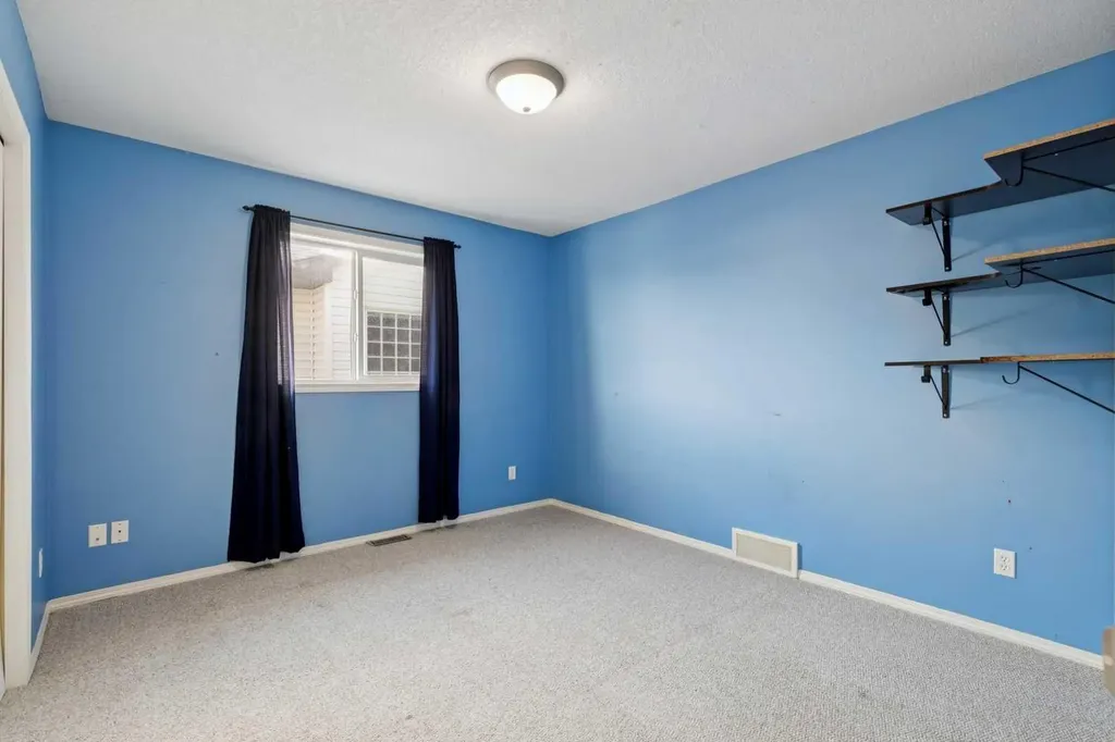 184 Cimarron Park Circle Okotoks AB T1S 2H5