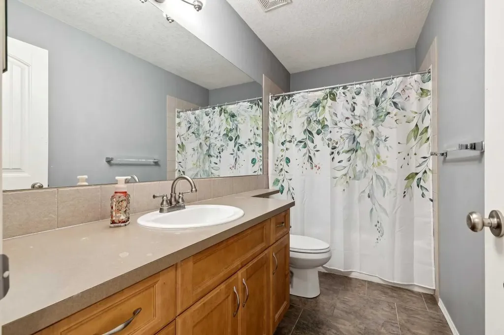 184 Cimarron Park Circle Okotoks AB T1S 2H5