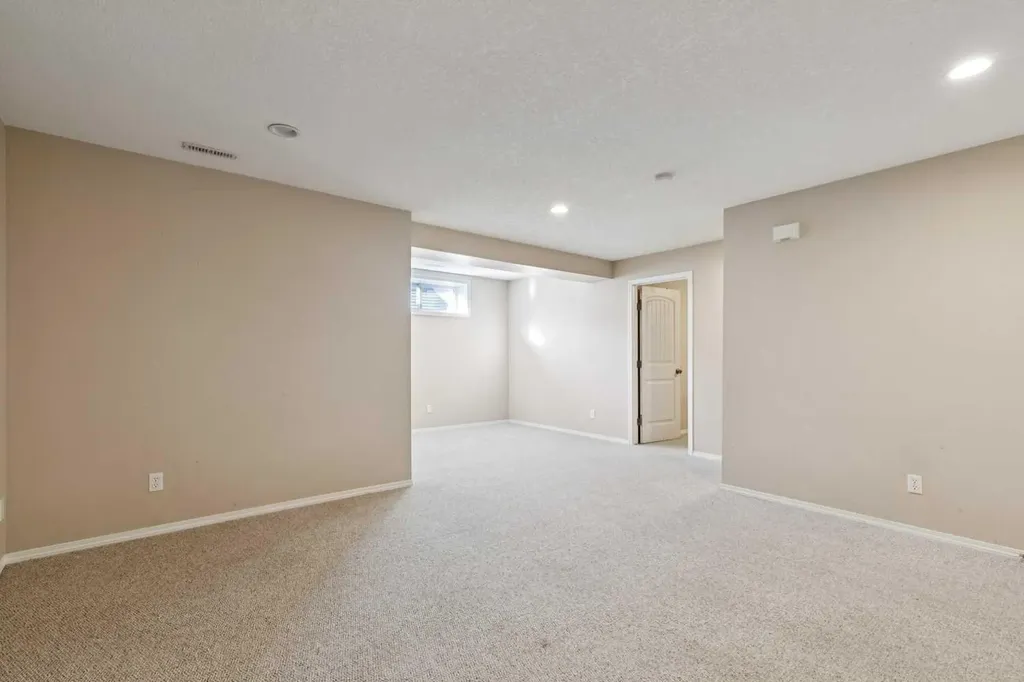 184 Cimarron Park Circle Okotoks AB T1S 2H5