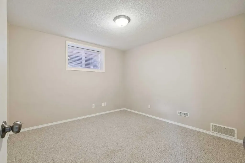 184 Cimarron Park Circle Okotoks AB T1S 2H5